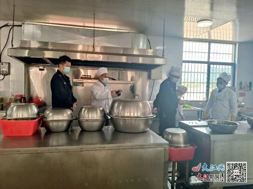 抚州崇仁联合开展校园食堂食品安全专项检查 聚焦仓储服务关键环节